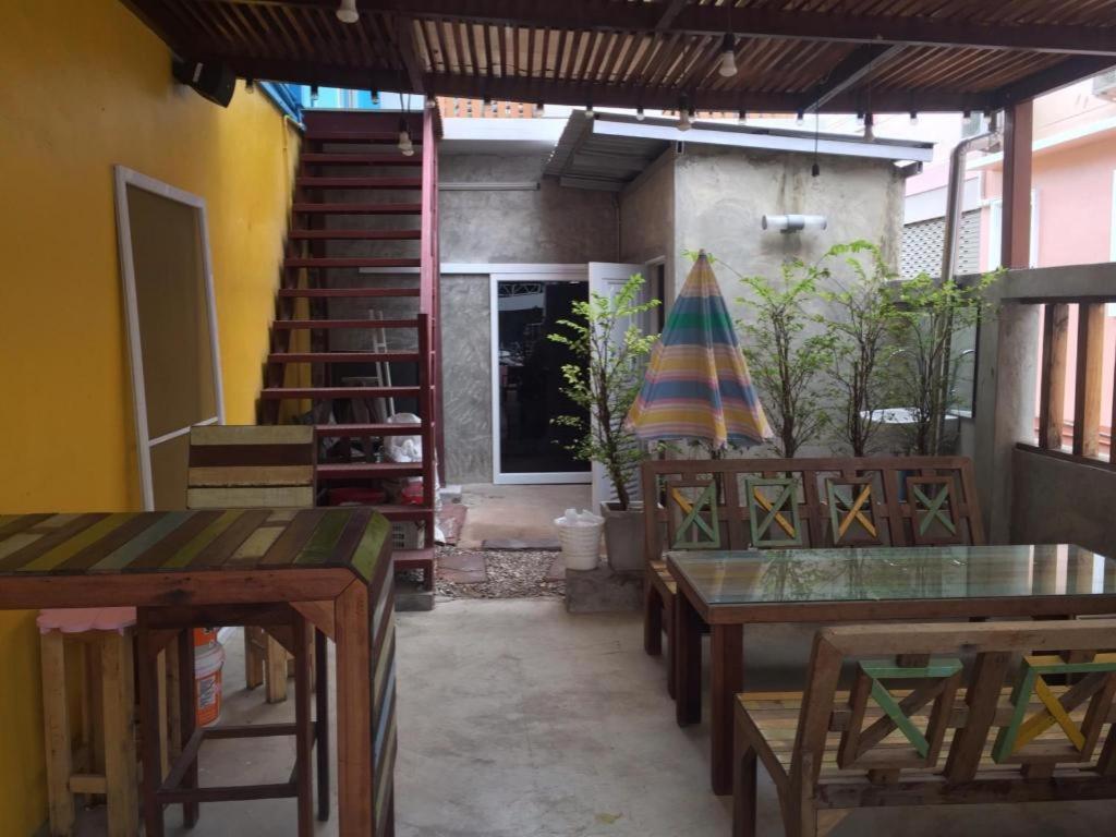 De Hostel Prachuap Khiri Khan Eksteriør bilde